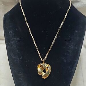 Vintage Y2K Dainty Heart Knot Weave Gold Tone Pendant Necklace